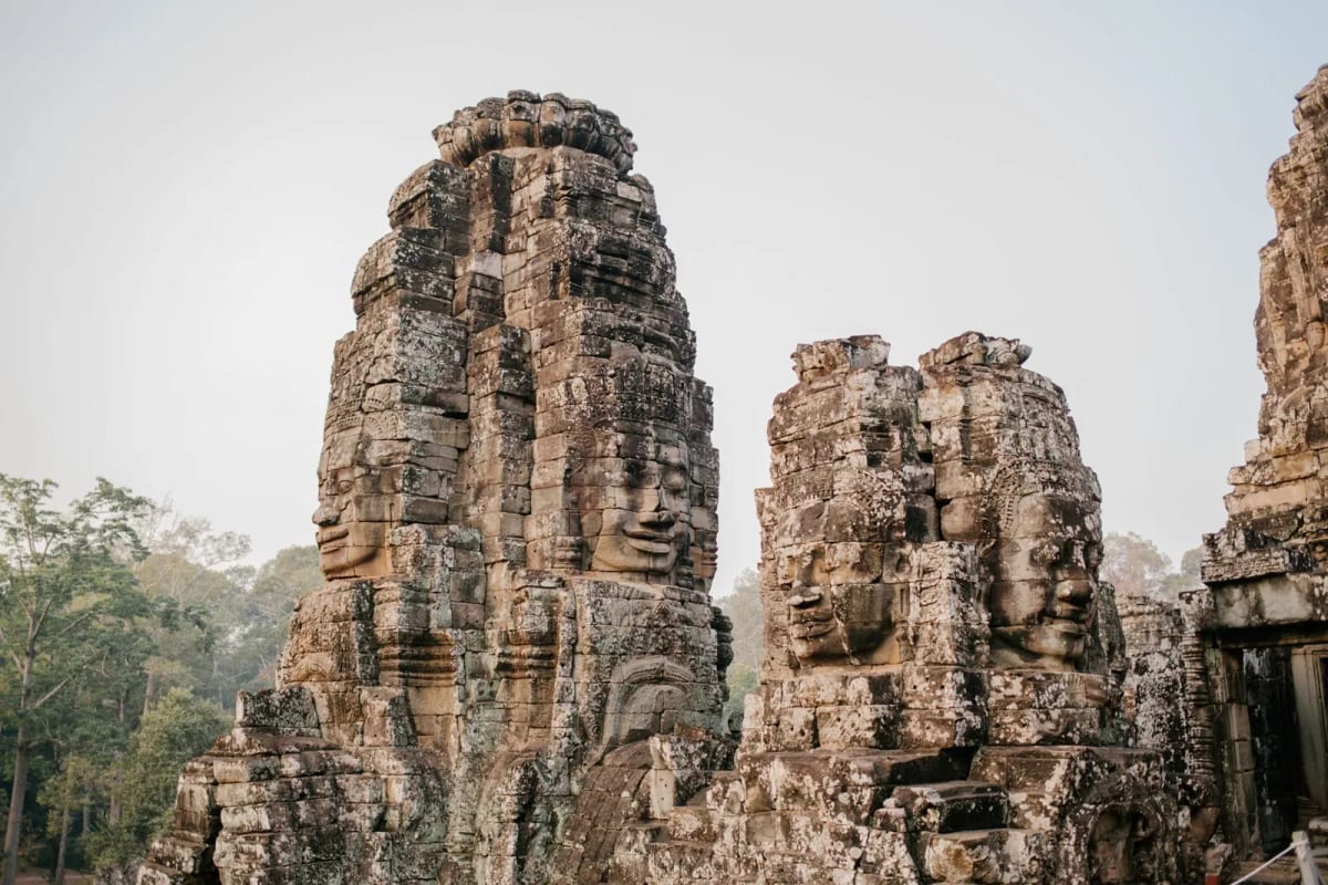 Tours à visages du Bayon, à Angkor Thom