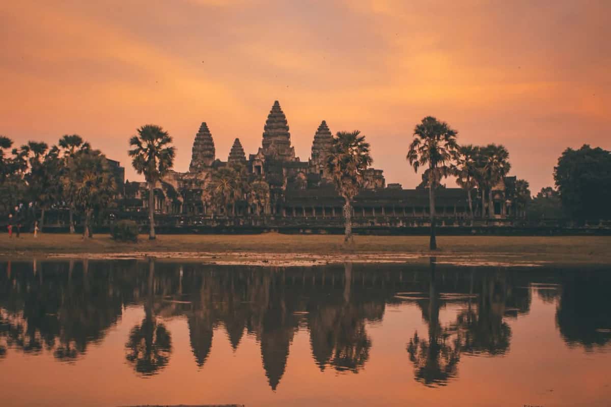 Temples d'Angkor au lever du soleil, Cambodge